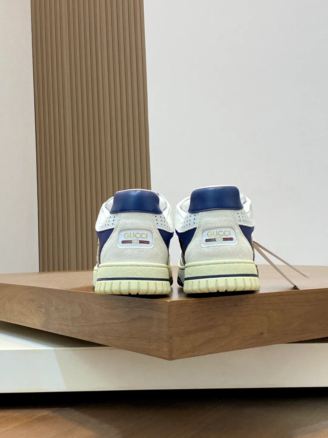 Men's Shoes 💰660 𝐆𝐮𝐜𝐜𝐢 𝐑𝐞-𝐖𝐞𝐛 As the first sneaker created by Sabato De Sarno for Gucci, the Re-Web series reinterprets the brand's classic stripes and sets off the modern silhouette design with bold and unique details. These shoes are crafted from white leather. This new sneaker is ingeniously decorated with many of the brand's classic details, and is equipped with a bright red and green webbing tongue, which will make people fall in love at first sight. White leather treated with a special process for softness and luster, with an embossed grainy texture. Script Gucci logo and interlocking G web label with Interlocking G and script Gucci logo. Rubber outsole with interlocking G detail eyelets. Web tongue. Size: 39-44 (customized for sizes 38 and 45)